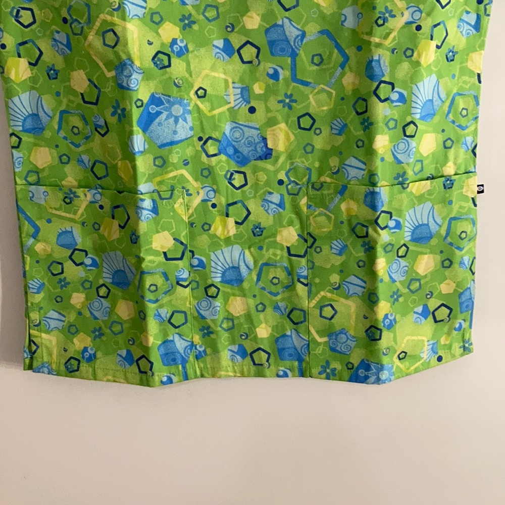 Scrub top - Picture 3 of 5